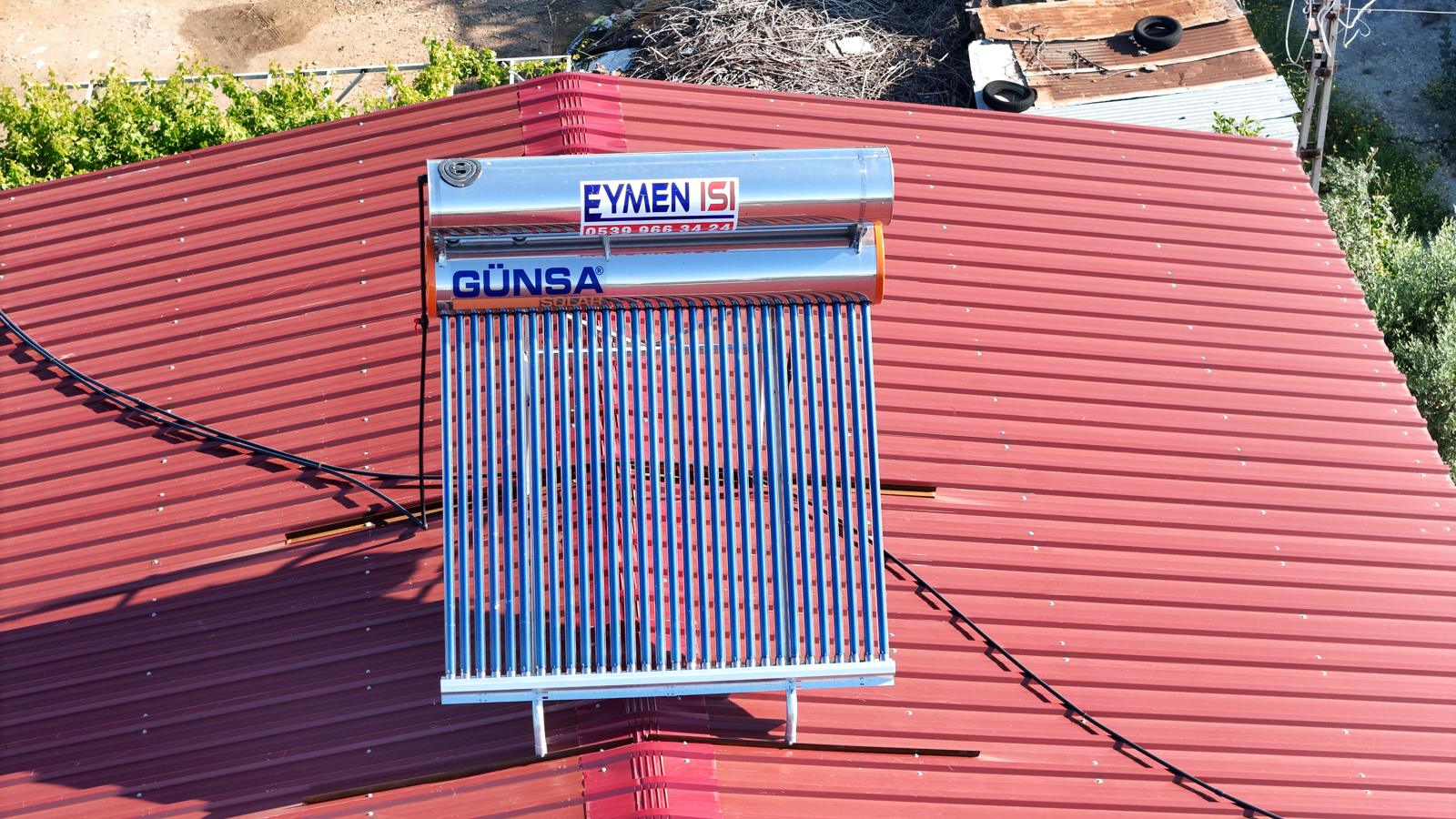 Eymen Isı tarafından sac çatıya kurulan Günsa Solar vakum tüplü güneş enerjisi sistemi